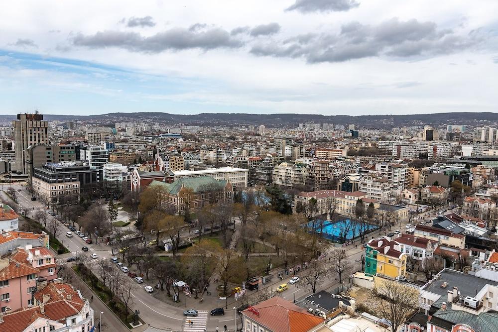 Hotel & Casino Cherno More Varna Exterior photo